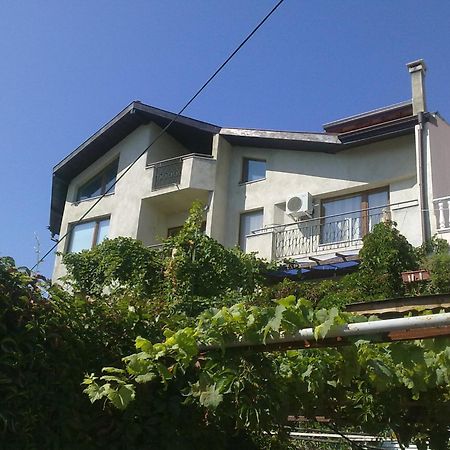 Villa Elfi Golden Sands Esterno foto