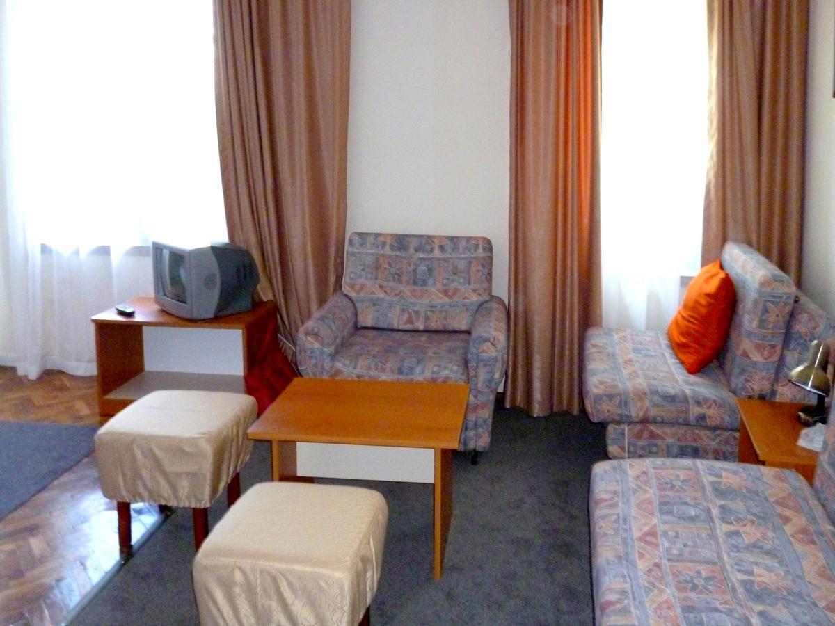 Villa Elfi Golden Sands Esterno foto