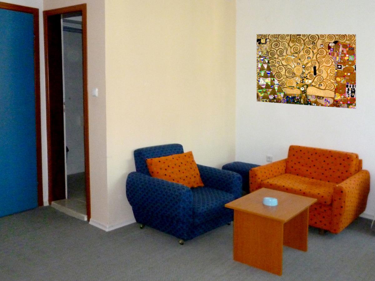 Villa Elfi Golden Sands Esterno foto